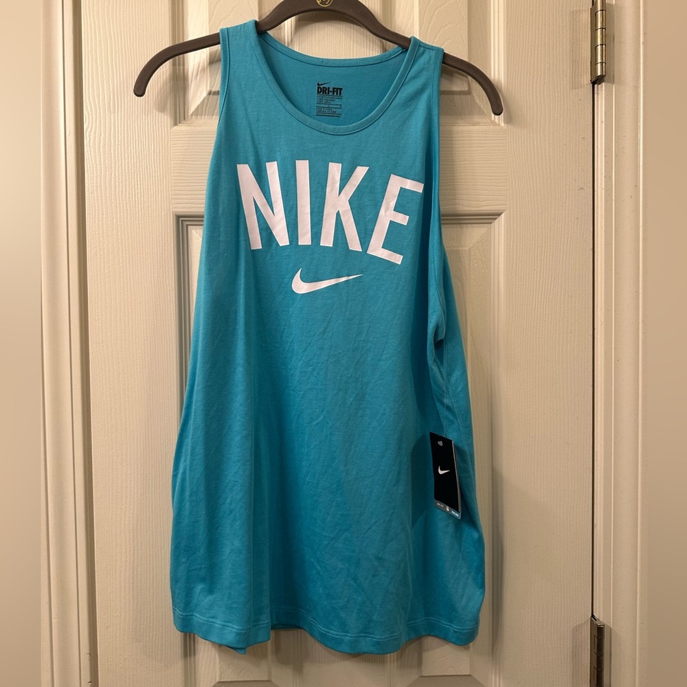 NWT Women’s Nike Tank